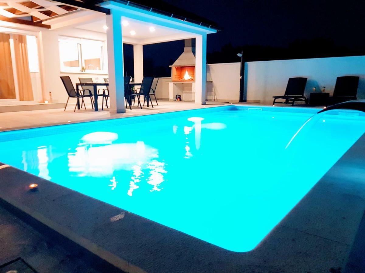 Villas Sabun - Modern House With Heated Pool Privlaka  Dış mekan fotoğraf